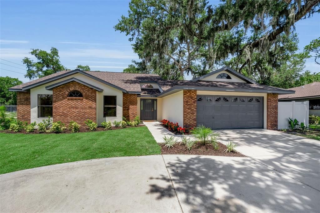For Sale: $548,000 (3 beds, 2 baths, 1834 Square Feet)