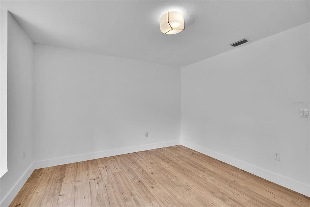 For Sale: $548,000 (3 beds, 2 baths, 1834 Square Feet)