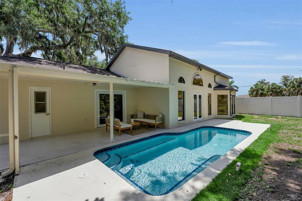 For Sale: $548,000 (3 beds, 2 baths, 1834 Square Feet)