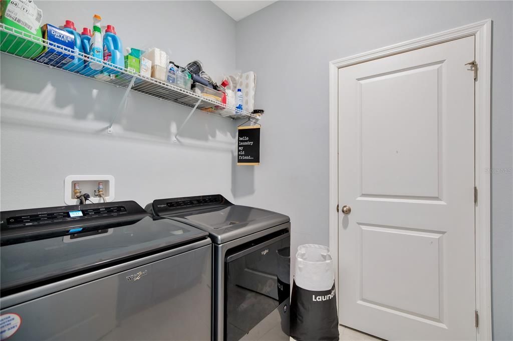 For Sale: $399,999 (4 beds, 2 baths, 1943 Square Feet)