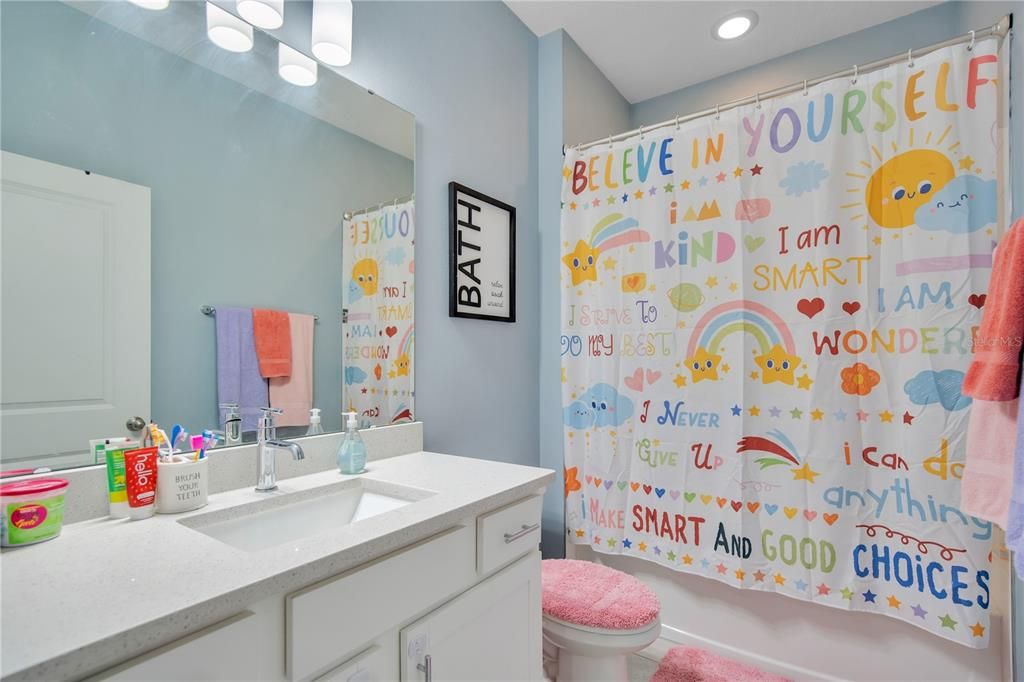 For Sale: $399,999 (4 beds, 2 baths, 1943 Square Feet)