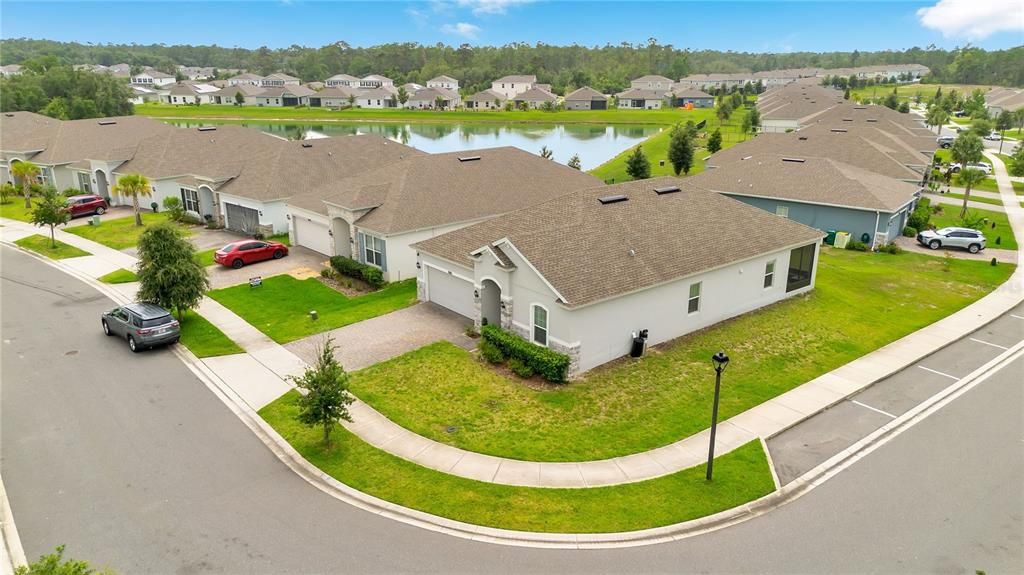 For Sale: $399,999 (4 beds, 2 baths, 1943 Square Feet)