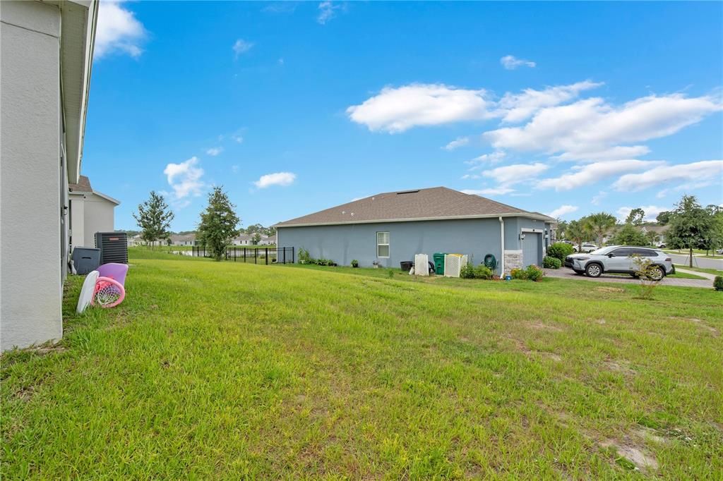 For Sale: $399,999 (4 beds, 2 baths, 1943 Square Feet)