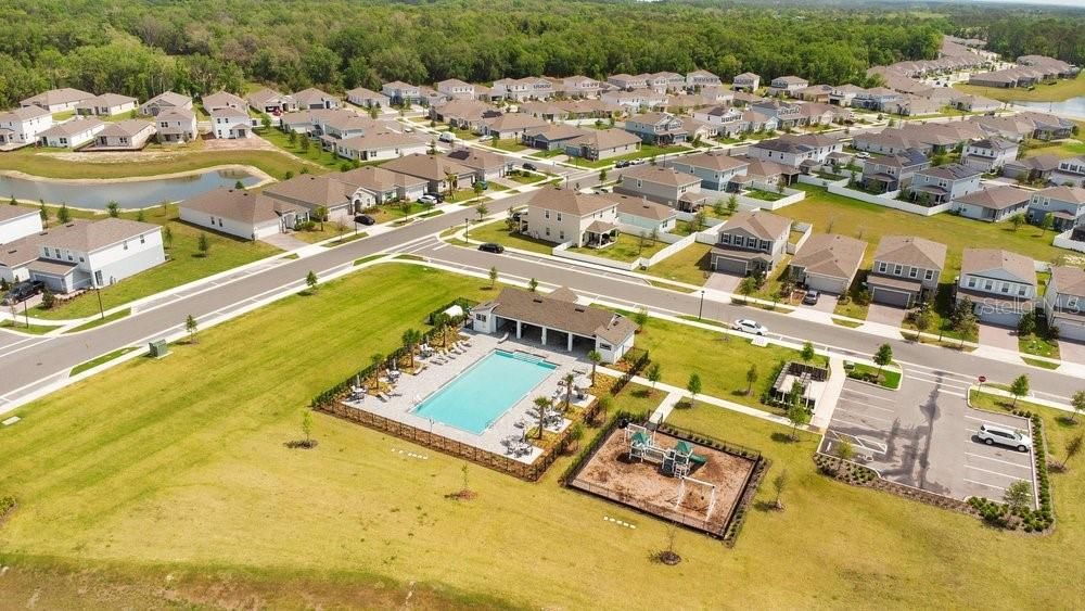 For Sale: $399,999 (4 beds, 2 baths, 1943 Square Feet)