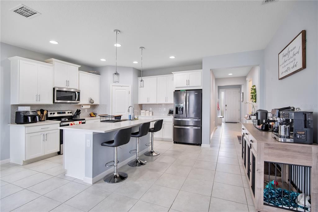 For Sale: $399,999 (4 beds, 2 baths, 1943 Square Feet)