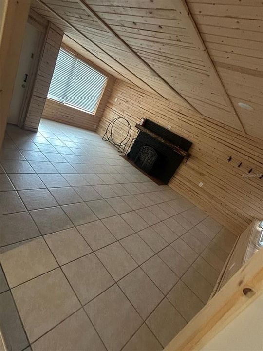 For Rent: $1,700 (3 beds, 2 baths, 1263 Square Feet)