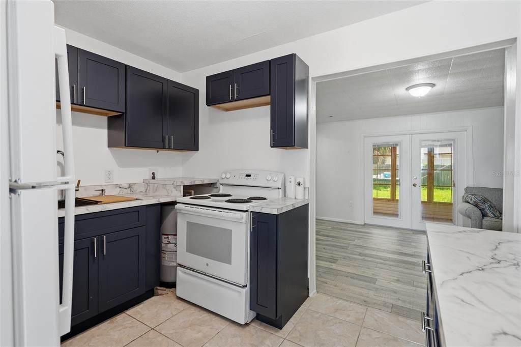 For Sale: $165,000 (3 beds, 2 baths, 1244 Square Feet)