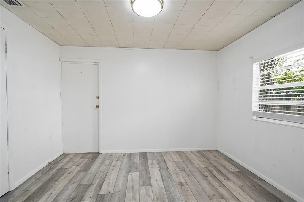 For Sale: $165,000 (3 beds, 2 baths, 1244 Square Feet)