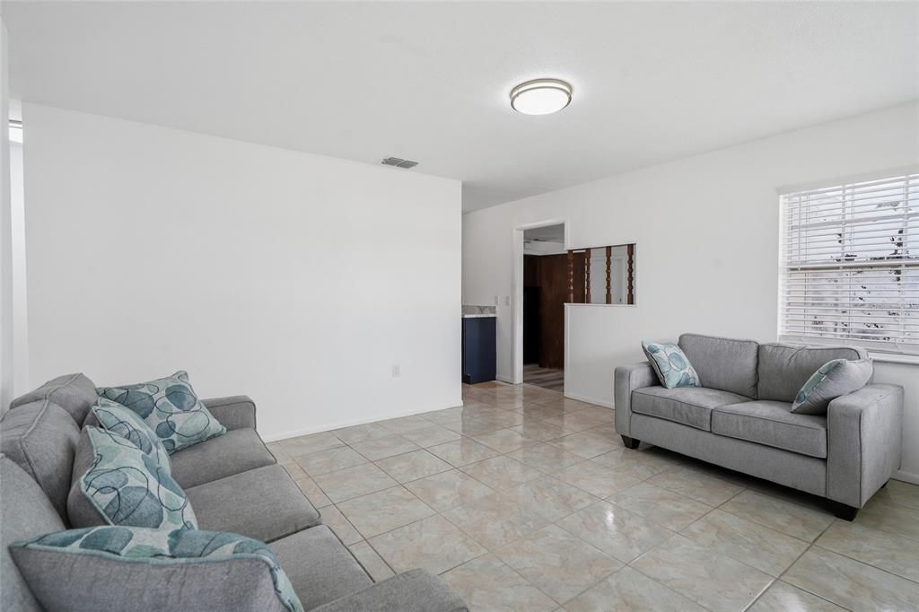 For Sale: $165,000 (3 beds, 2 baths, 1244 Square Feet)