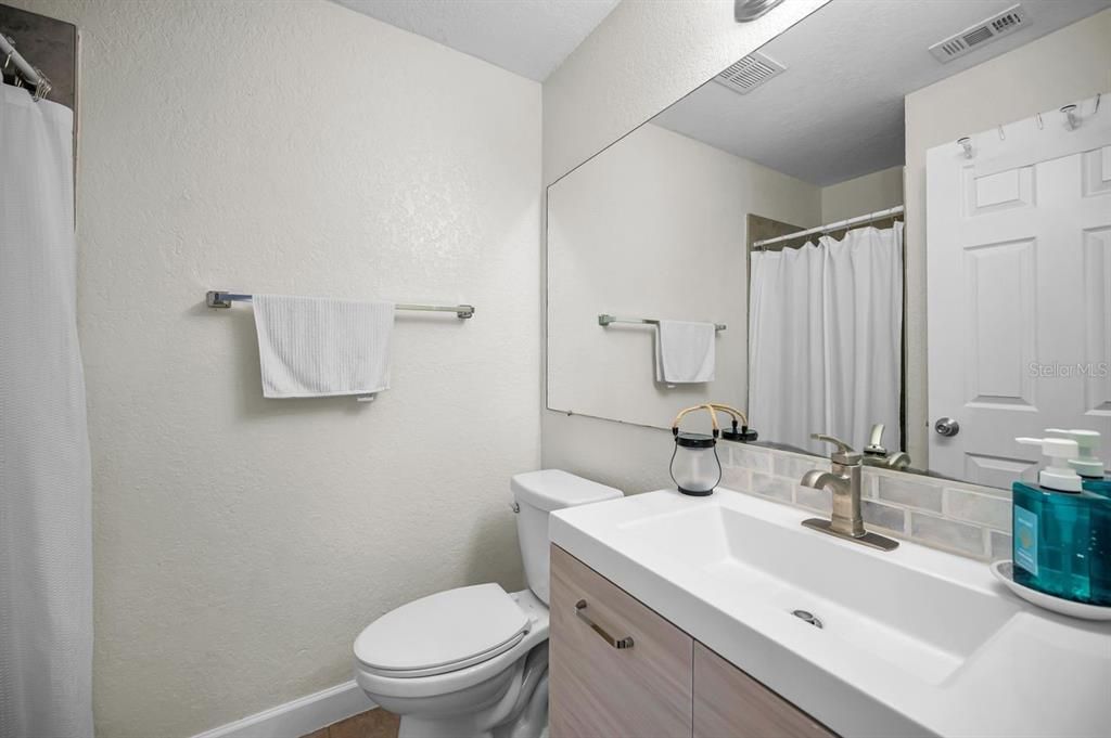 En Venta: $219,900 (2 camas, 2 baños, 1138 Pies cuadrados)