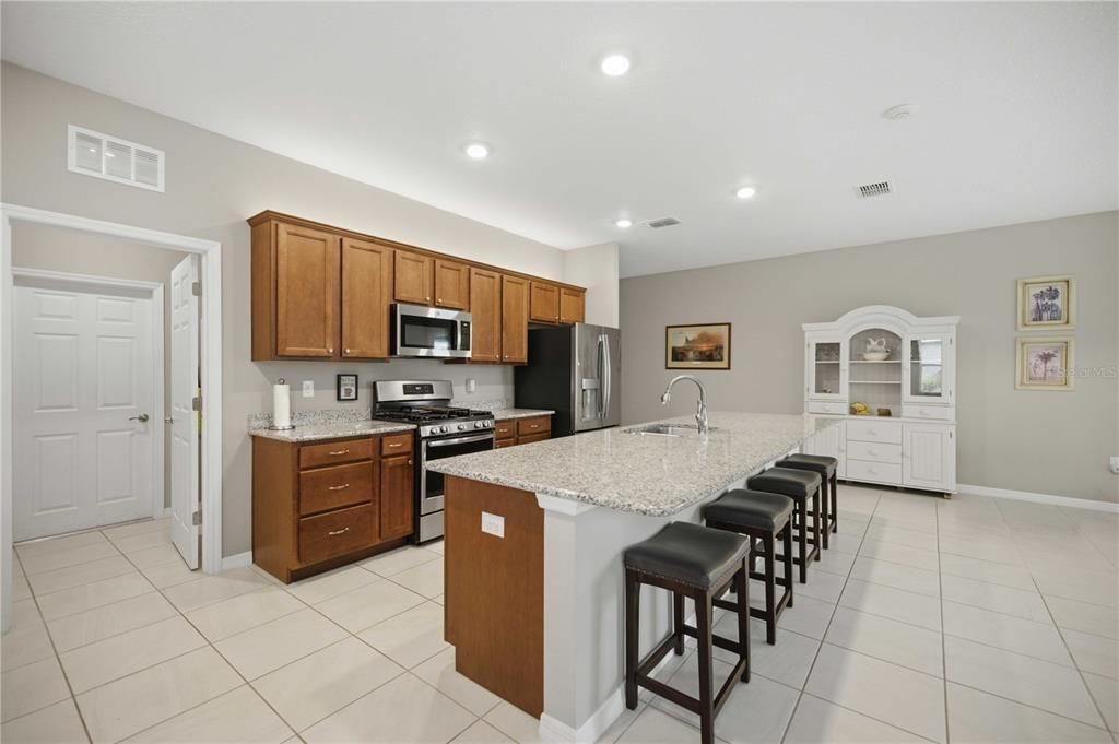 For Sale: $317,500 (3 beds, 2 baths, 1746 Square Feet)