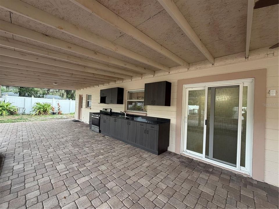 For Sale: $359,900 (2 beds, 1 baths, 1064 Square Feet)