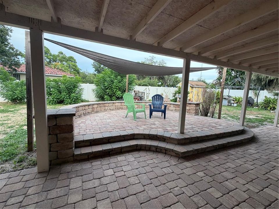 For Sale: $359,900 (2 beds, 1 baths, 1064 Square Feet)