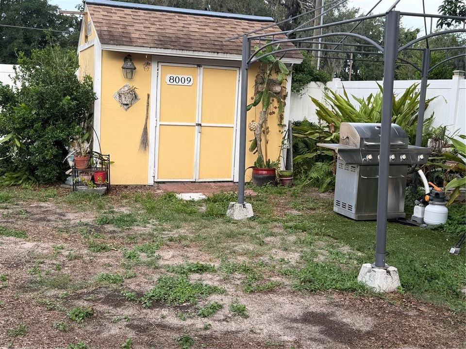 For Sale: $359,900 (2 beds, 1 baths, 1064 Square Feet)