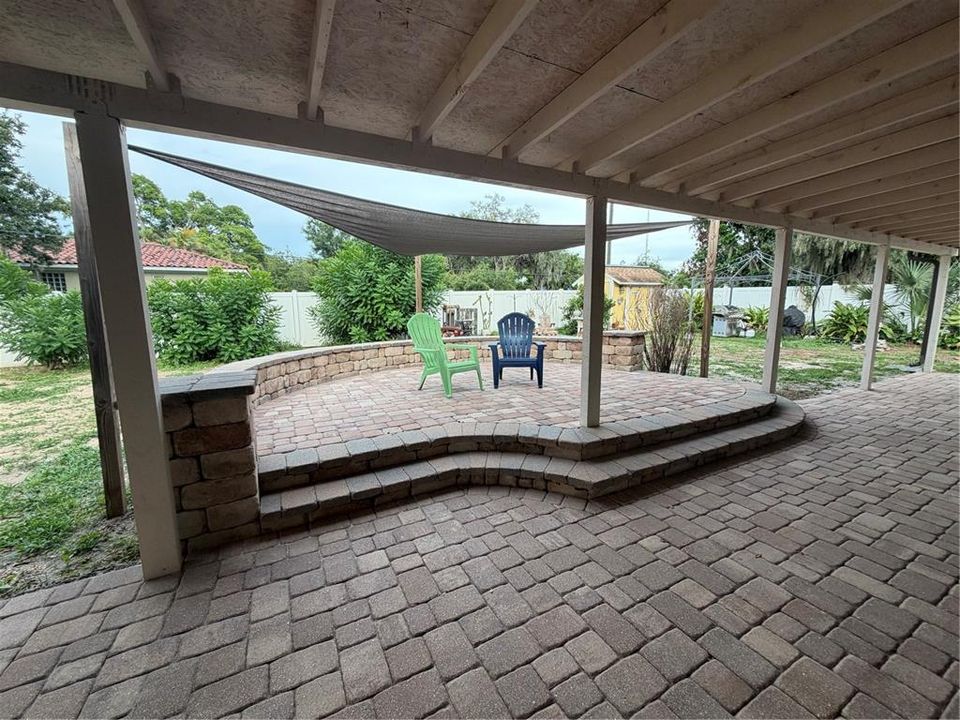 For Sale: $359,900 (2 beds, 1 baths, 1064 Square Feet)