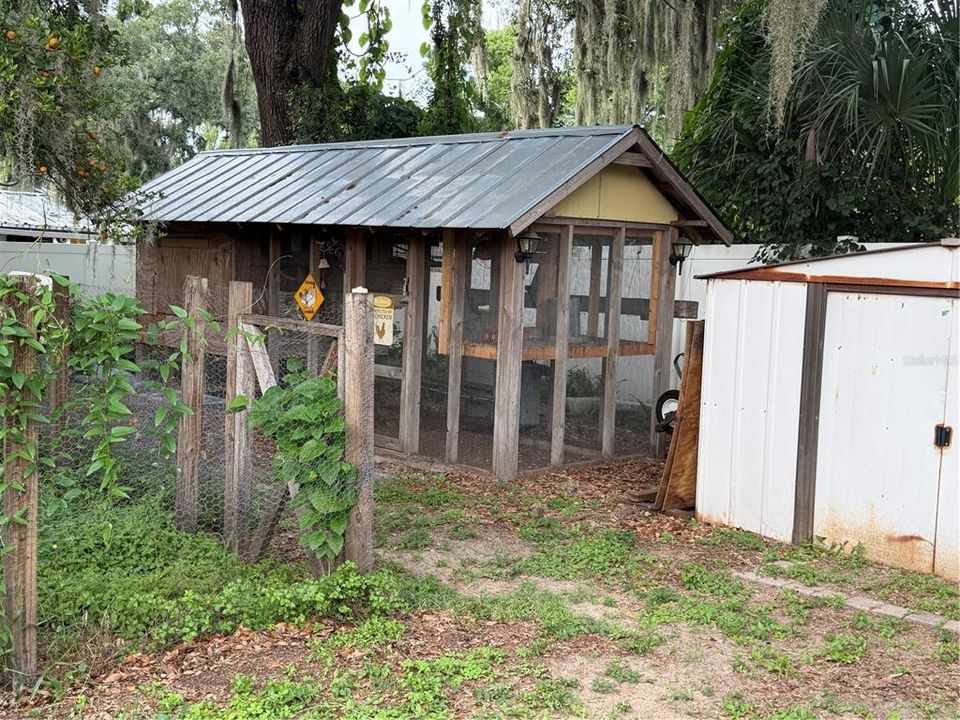 For Sale: $359,900 (2 beds, 1 baths, 1064 Square Feet)