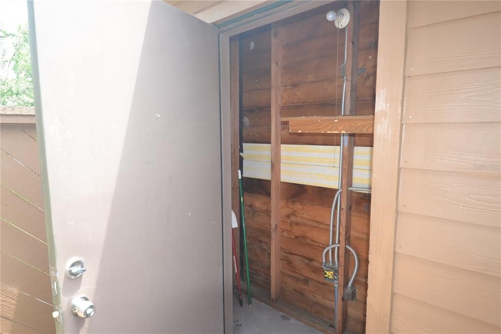 For Rent: $1,950 (2 beds, 2 baths, 1050 Square Feet)