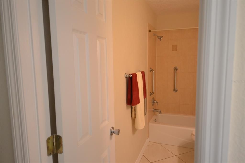 For Rent: $1,950 (2 beds, 2 baths, 1050 Square Feet)