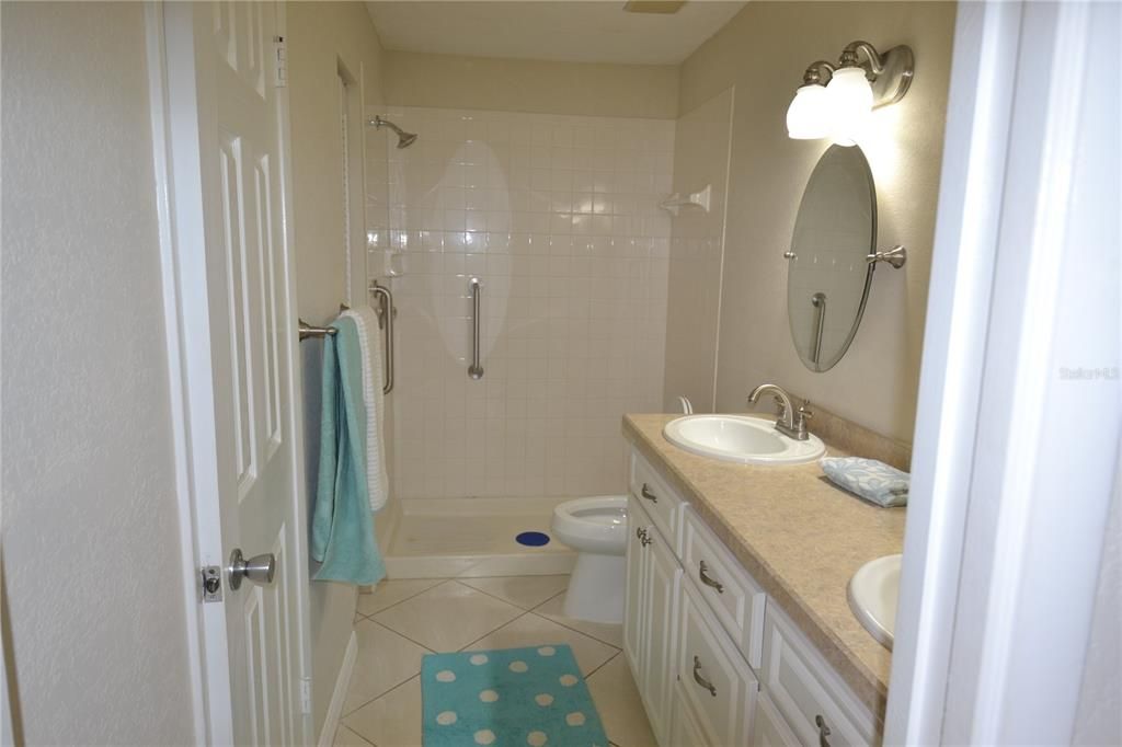 For Rent: $1,950 (2 beds, 2 baths, 1050 Square Feet)