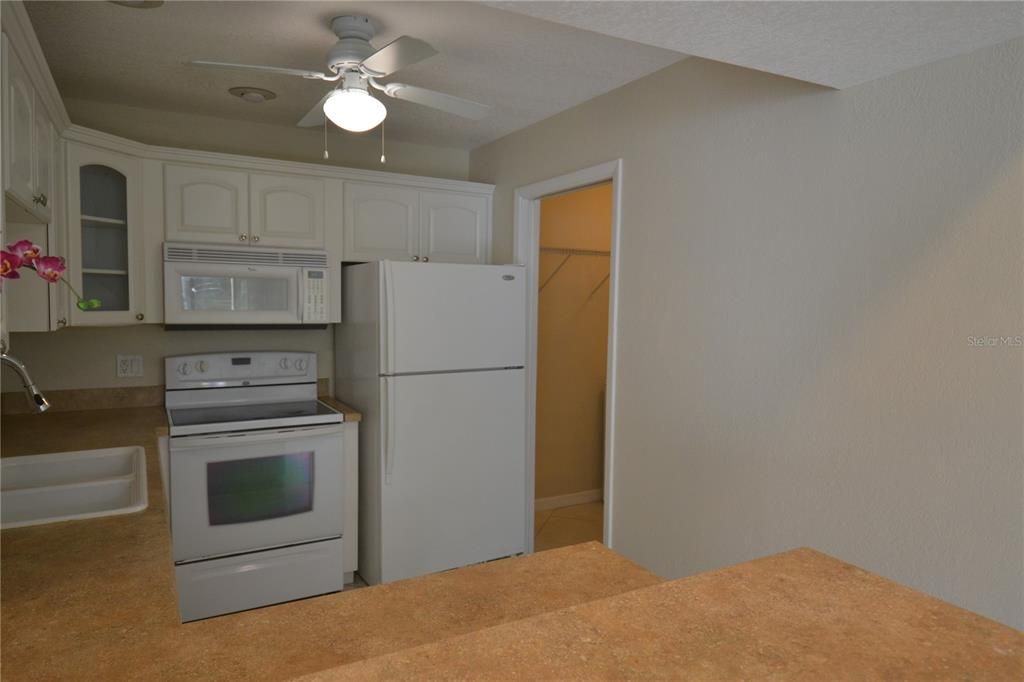 For Rent: $1,950 (2 beds, 2 baths, 1050 Square Feet)