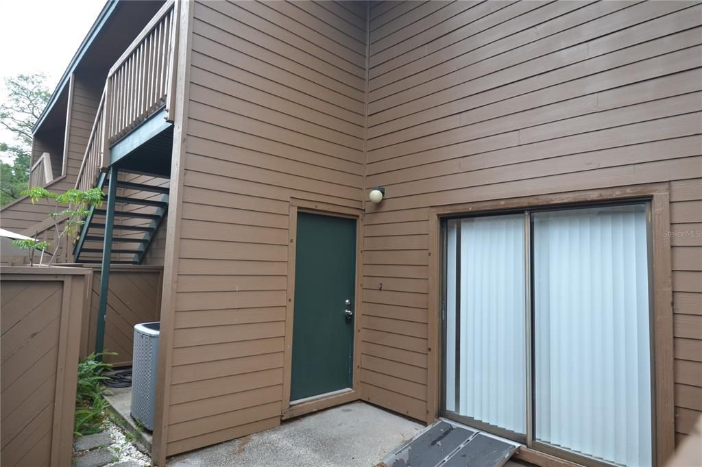 For Rent: $1,950 (2 beds, 2 baths, 1050 Square Feet)
