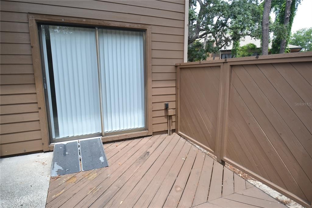 For Rent: $1,950 (2 beds, 2 baths, 1050 Square Feet)