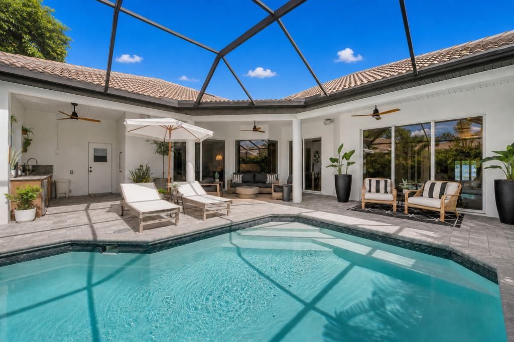 For Sale: $775,000 (4 beds, 3 baths, 2828 Square Feet)
