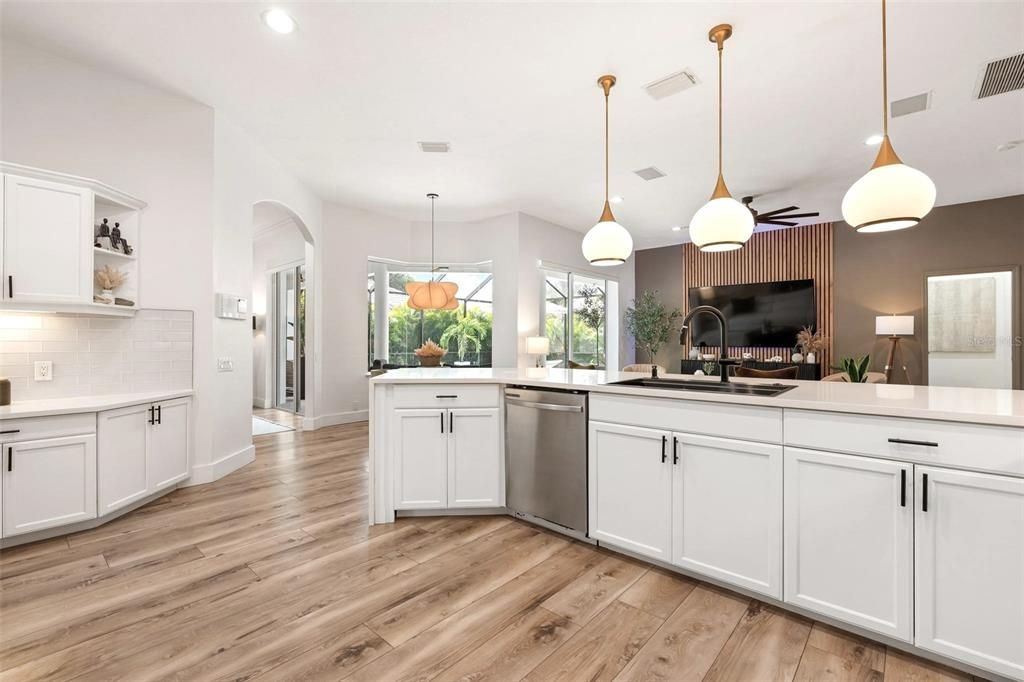 For Sale: $775,000 (4 beds, 3 baths, 2828 Square Feet)