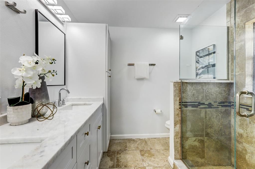 En Venta: $450,000 (4 camas, 2 baños, 1571 Pies cuadrados)