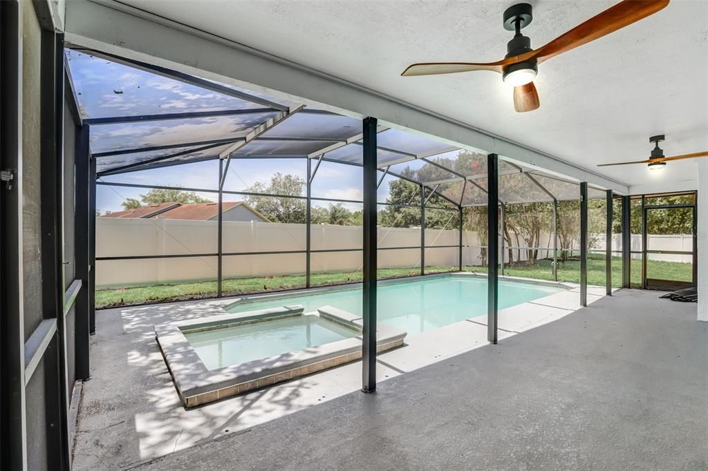 En Venta: $450,000 (4 camas, 2 baños, 1571 Pies cuadrados)