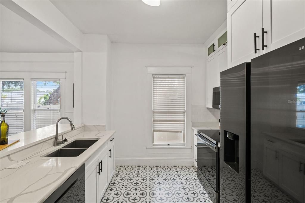 En Venta: $550,000 (3 camas, 3 baños, 1564 Pies cuadrados)