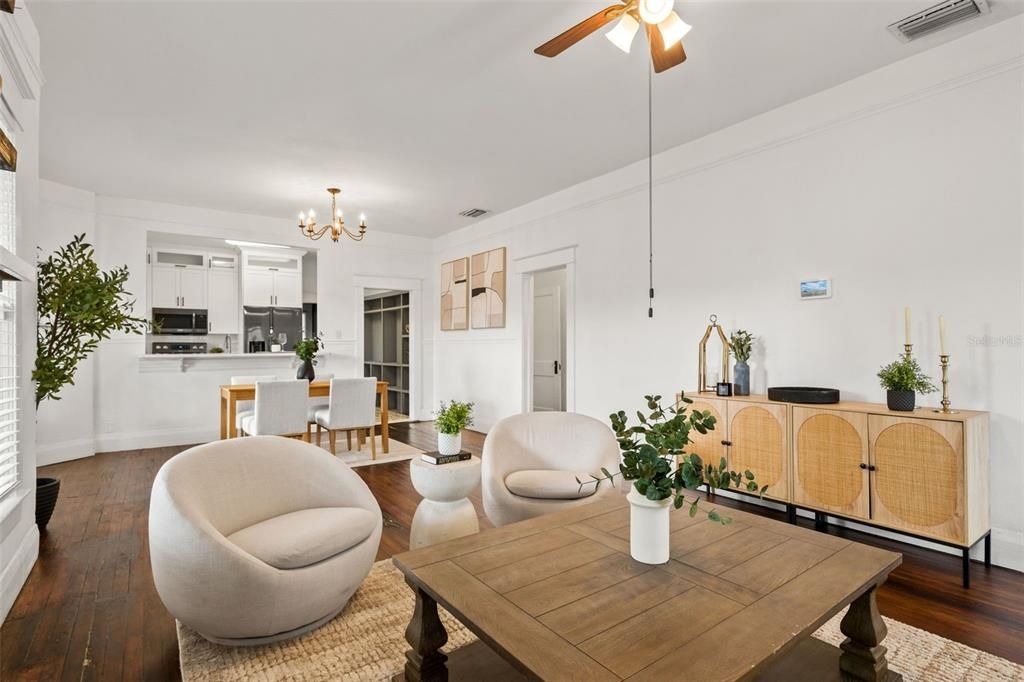 En Venta: $550,000 (3 camas, 3 baños, 1564 Pies cuadrados)