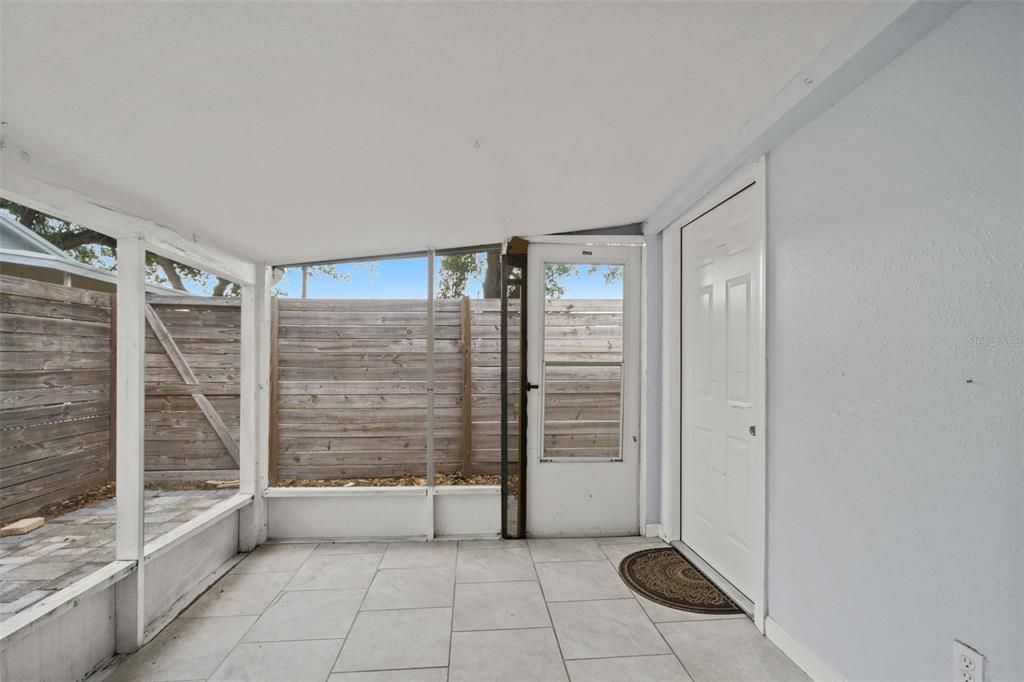 En Venta: $550,000 (3 camas, 3 baños, 1564 Pies cuadrados)