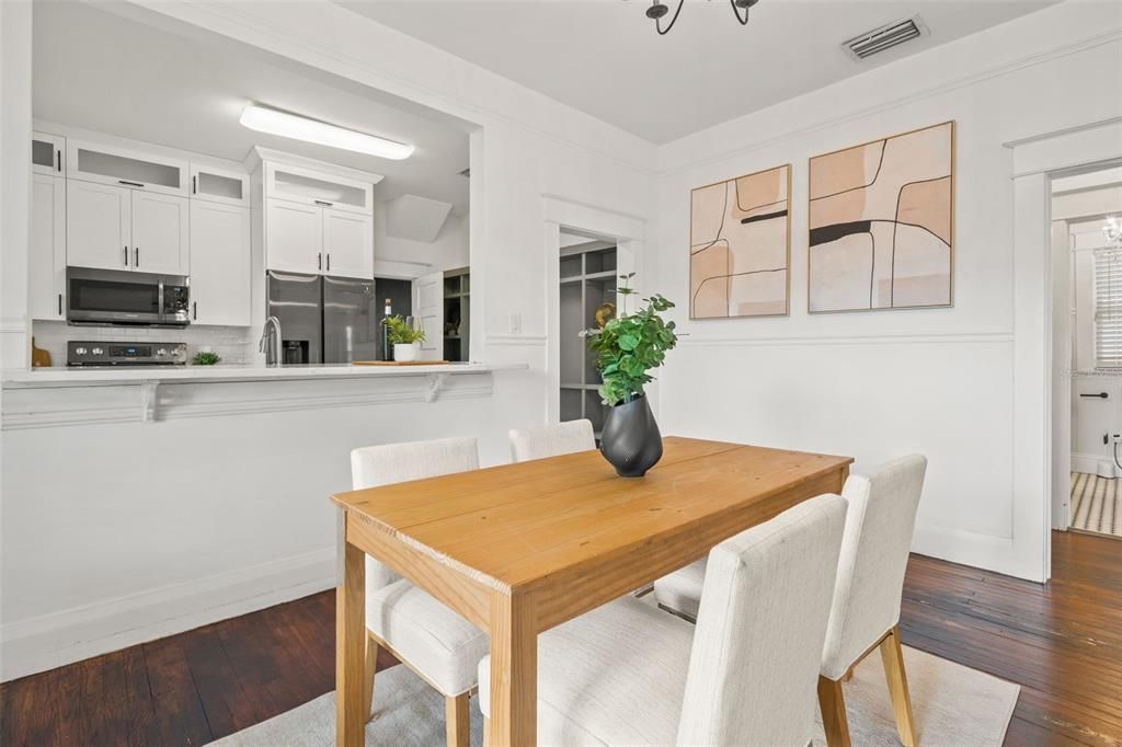 En Venta: $550,000 (3 camas, 3 baños, 1564 Pies cuadrados)