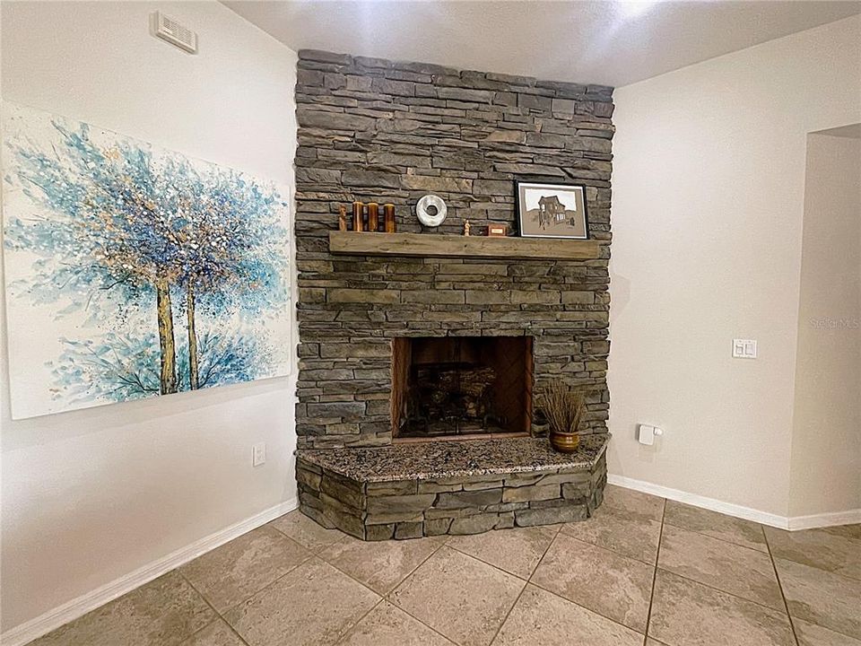 For Sale: $329,000 (3 beds, 2 baths, 1956 Square Feet)