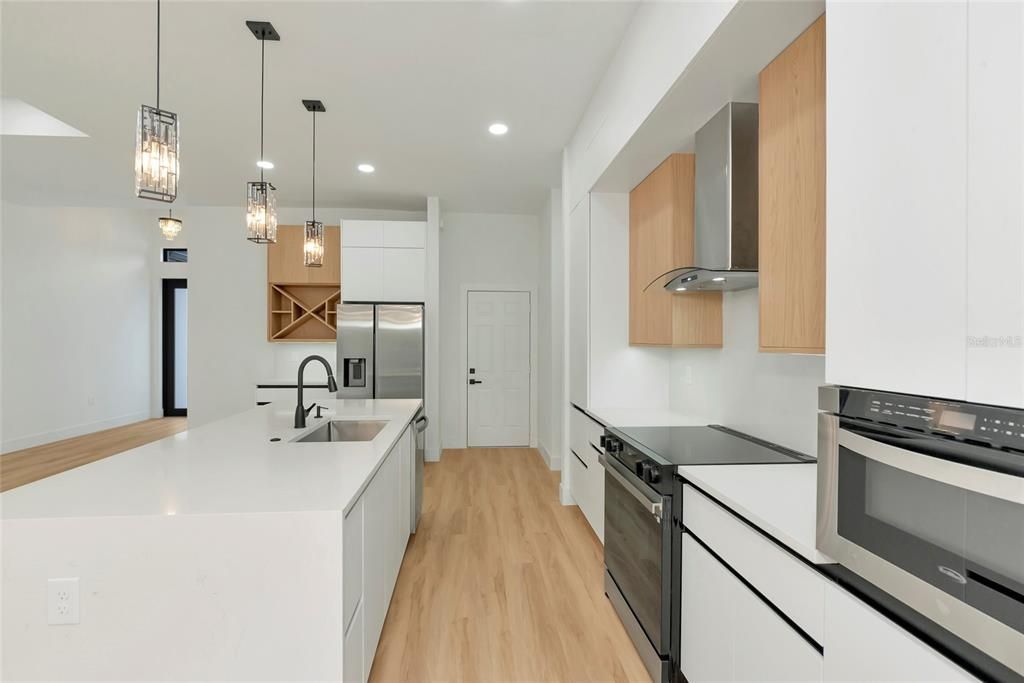 For Sale: $469,000 (3 beds, 2 baths, 1741 Square Feet)