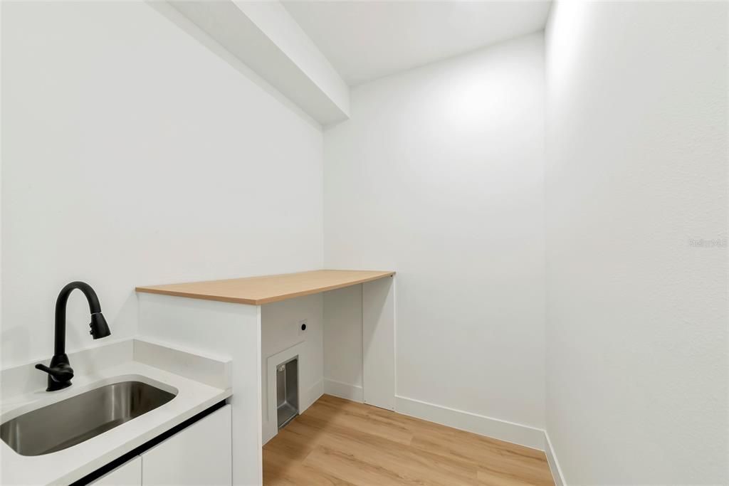 For Sale: $469,000 (3 beds, 2 baths, 1741 Square Feet)