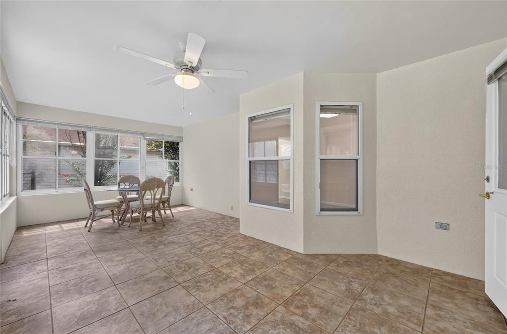 For Sale: $249,000 (2 beds, 2 baths, 1949 Square Feet)