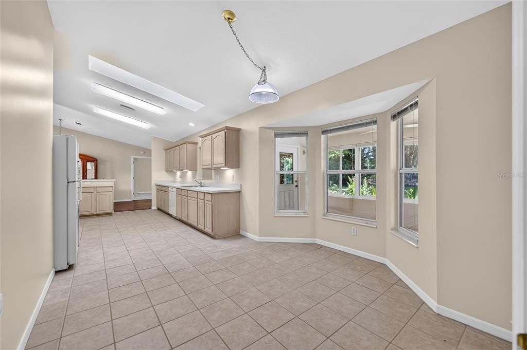 For Sale: $249,000 (2 beds, 2 baths, 1949 Square Feet)