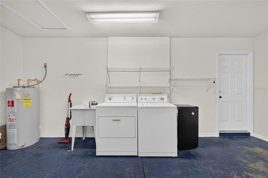 For Sale: $249,000 (2 beds, 2 baths, 1949 Square Feet)