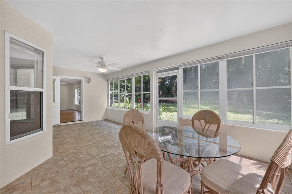 For Sale: $249,000 (2 beds, 2 baths, 1949 Square Feet)