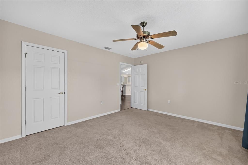For Sale: $249,000 (2 beds, 2 baths, 1949 Square Feet)