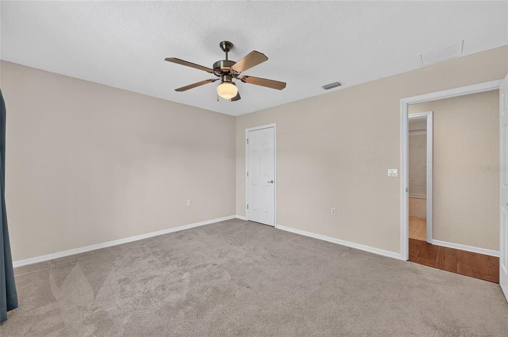 For Sale: $249,000 (2 beds, 2 baths, 1949 Square Feet)