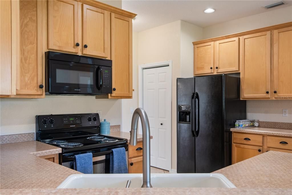 For Sale: $443,000 (3 beds, 2 baths, 2084 Square Feet)