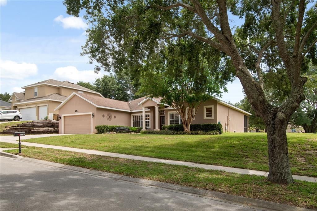 For Sale: $443,000 (3 beds, 2 baths, 2084 Square Feet)