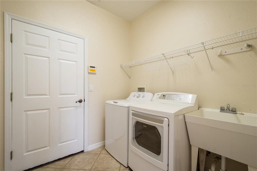 For Sale: $443,000 (3 beds, 2 baths, 2084 Square Feet)