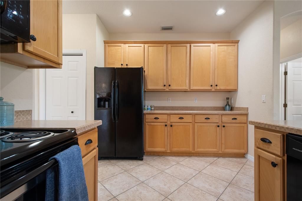 For Sale: $443,000 (3 beds, 2 baths, 2084 Square Feet)