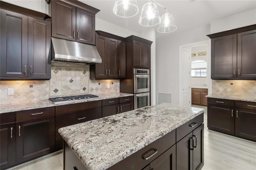 En Venta: $1,199,995 (5 camas, 4 baños, 3602 Pies cuadrados)