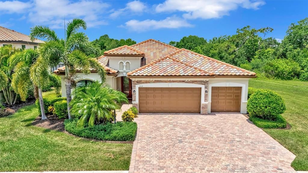 For Sale: $675,000 (4 beds, 2 baths, 2251 Square Feet)