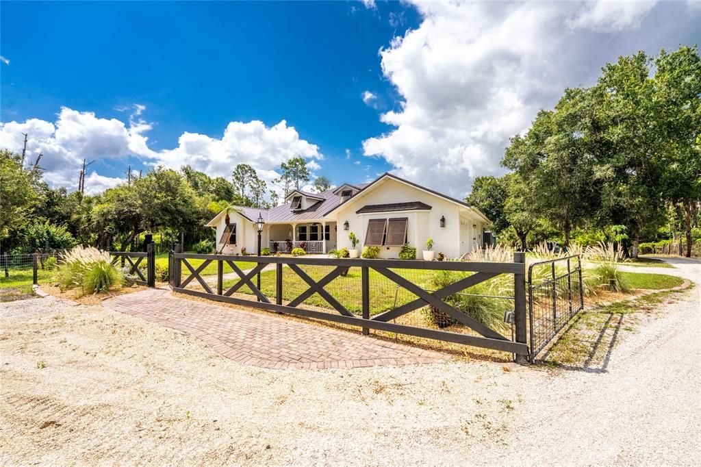 На продажу: $1,339,000 (4 спален, 2 ванн, 2345 Квадратных фут)